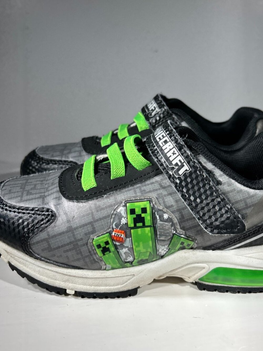 Minecraft Explore Kids Sneakers Size 12 Gray Black Comfort Shoes School LIGHT UP